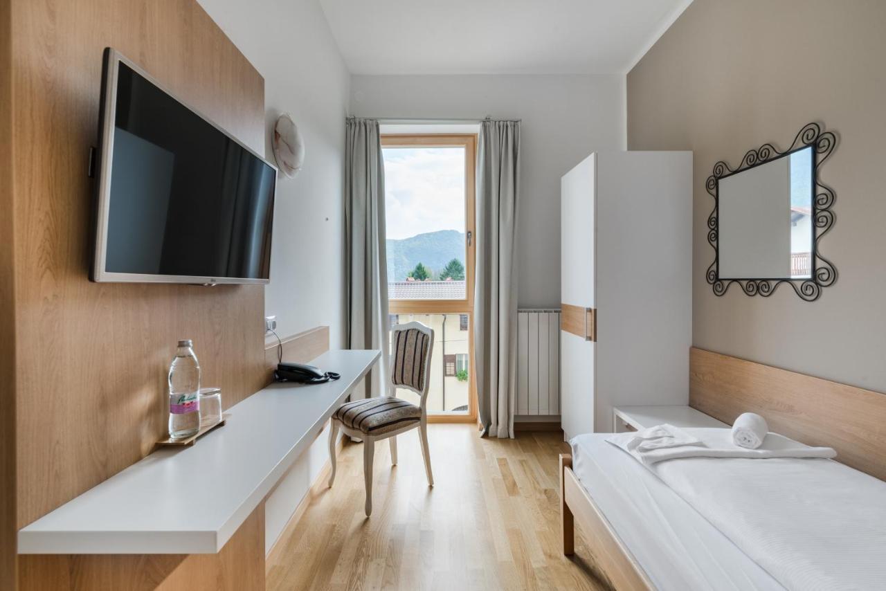 Hotel Dvorec 托尔明 外观 照片
